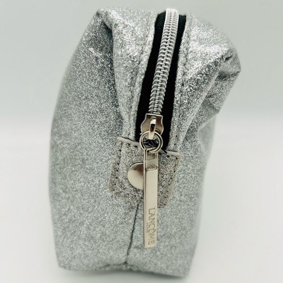 Silver Metallic Make up Case - Picture 3 of 5